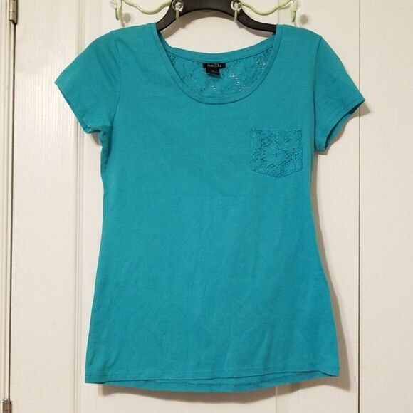 🦋3/$15💰Rue 21 Shirt💥 Final Price 💥 - Picture 1 of 3